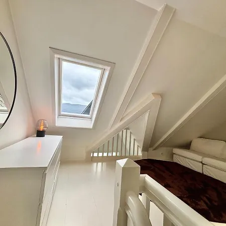 Апартаменты Bright And Modern Penthouse In The Center Of Alesund! *